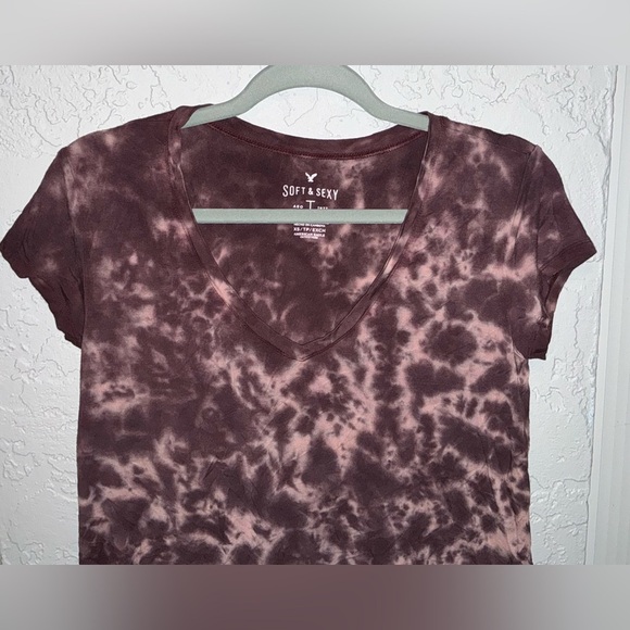 American Eagle Soft & Sexy Woman's Purple Tie Dye V-Neck R-Shirt - Picture 6 of 10